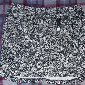 Lane Bryant size 28 skirt. NWT. Beautiful.